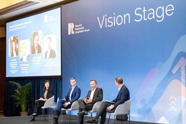 Roger Allen moderates Panel at R&R Forum, Athens